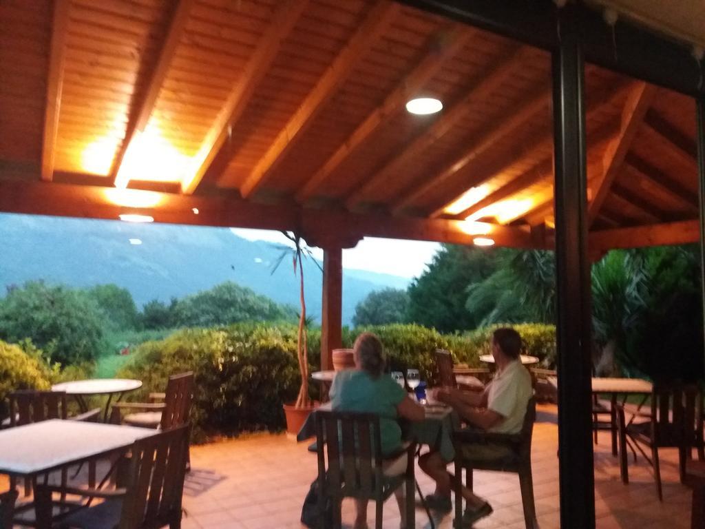 Aire De Ruesga Hotell Exteriör bild